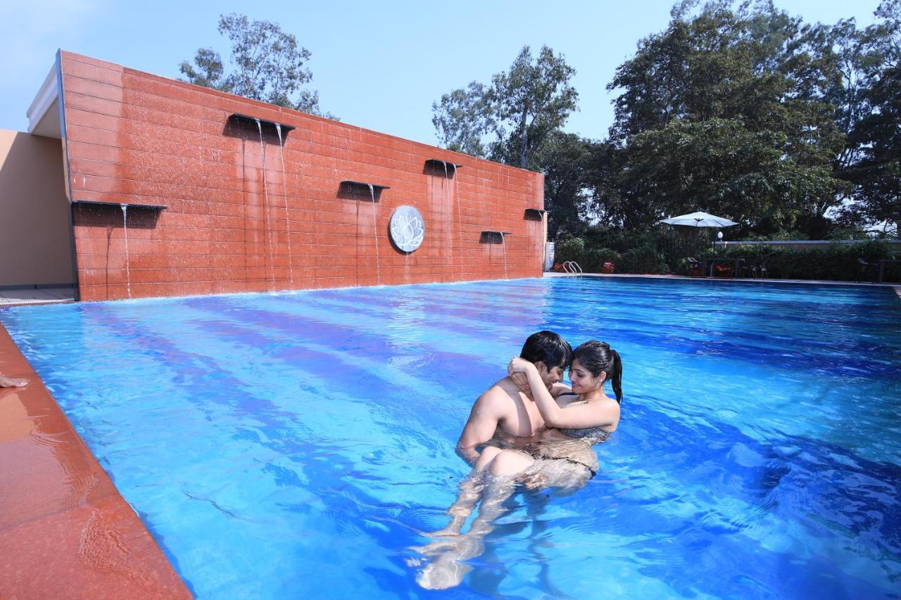 Aveo By Amatra, Gateway To Corbett Hotel Kashipur Ngoại thất bức ảnh