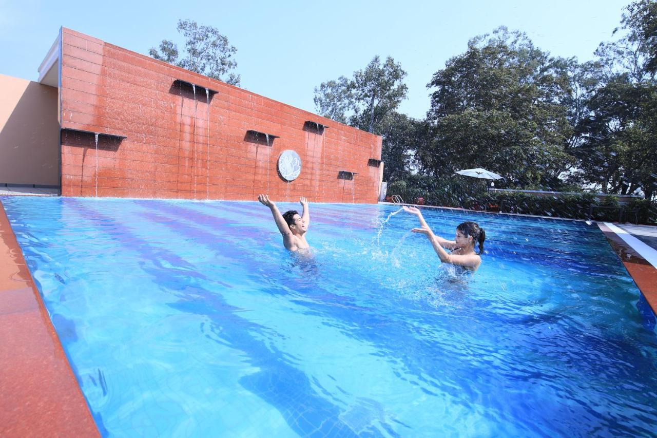 Aveo By Amatra, Gateway To Corbett Hotel Kashipur Ngoại thất bức ảnh