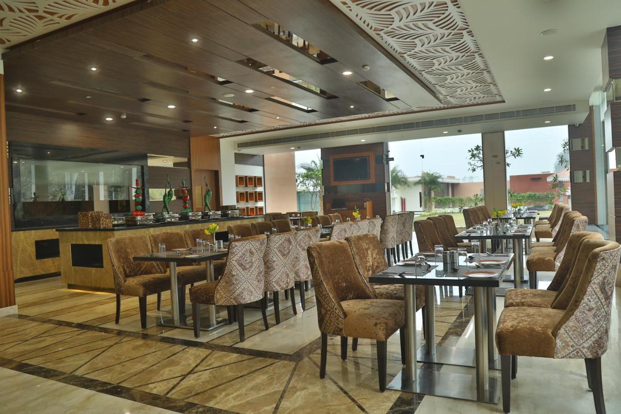 Aveo By Amatra, Gateway To Corbett Hotel Kashipur Ngoại thất bức ảnh