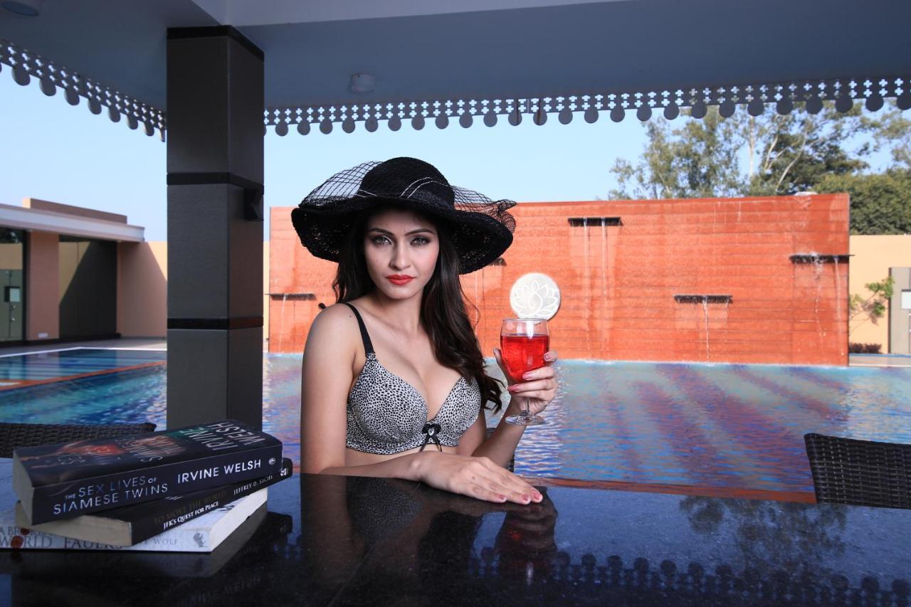 Aveo By Amatra, Gateway To Corbett Hotel Kashipur Ngoại thất bức ảnh